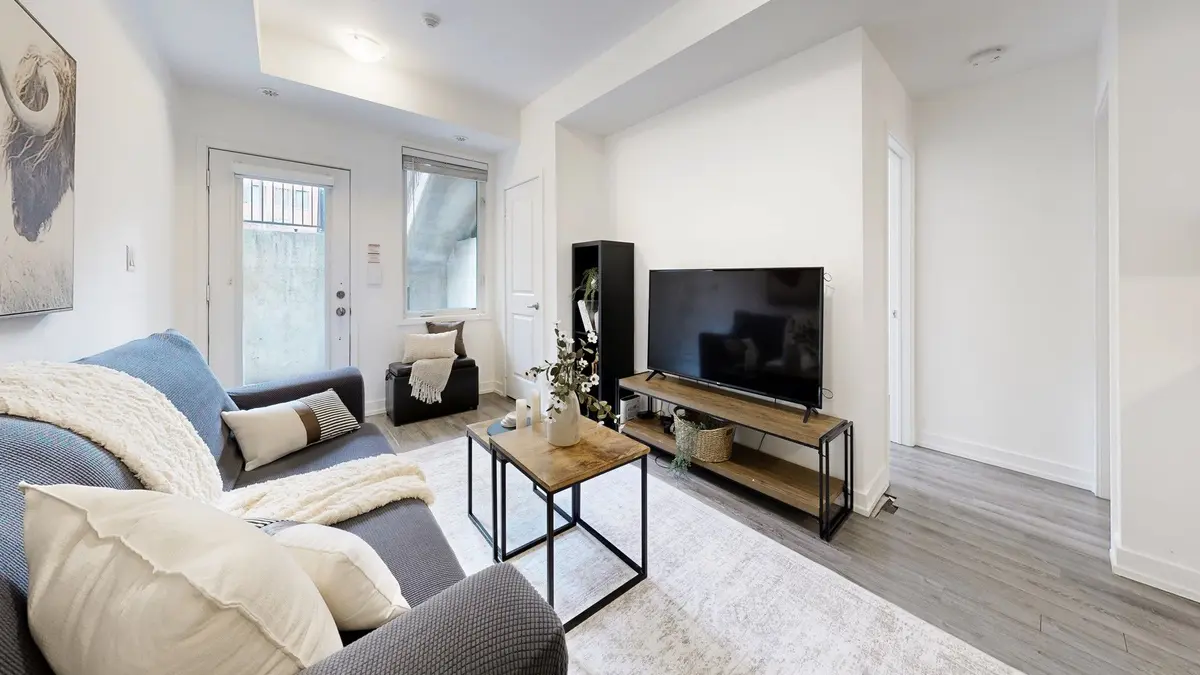 867 Wilson AVE #1B, Toronto W05, ON M3K 0A4