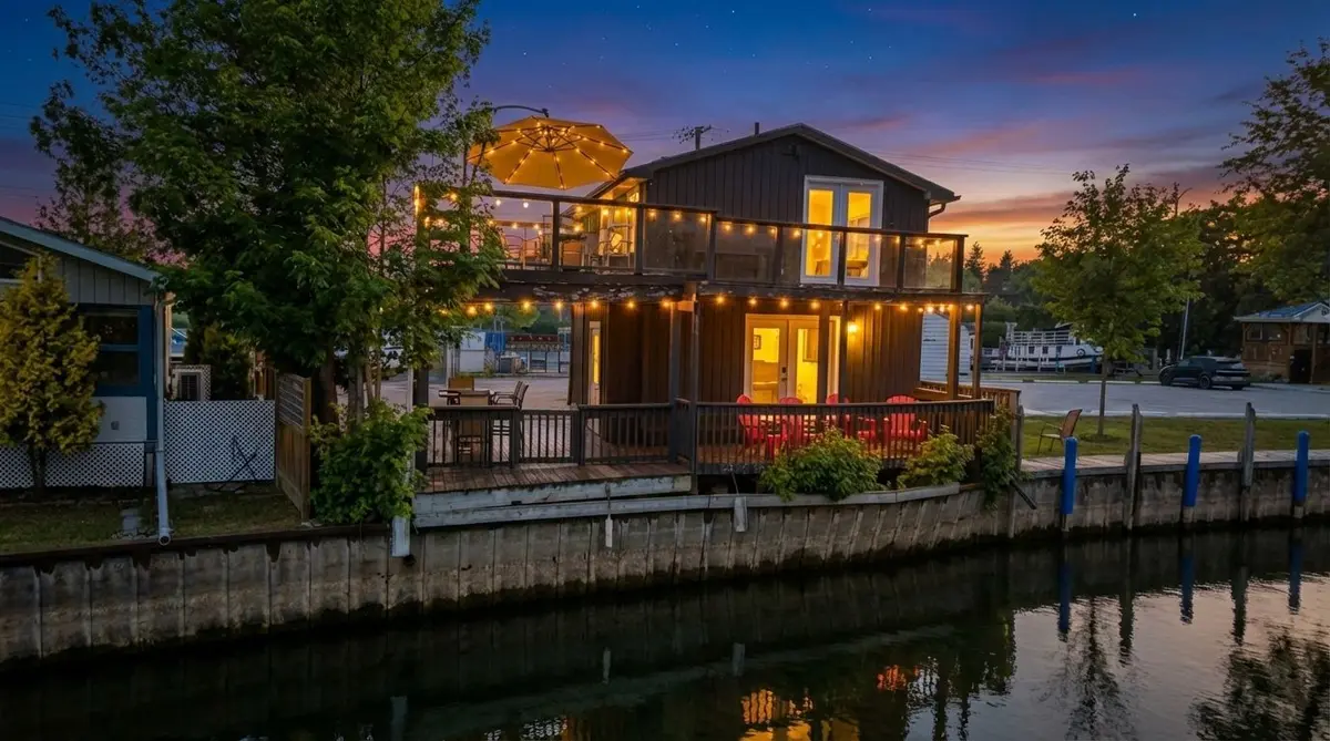 52 RIVER DR, Norfolk, ON N0A 1N7