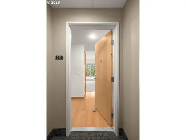 400 W 8TH ST #310, Vancouver, WA 98660