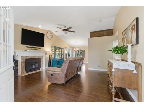 1315 HIGH ST, Gladstone, OR 97027