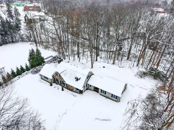 24924 Riverwood DR, Franklin Village, MI 48025