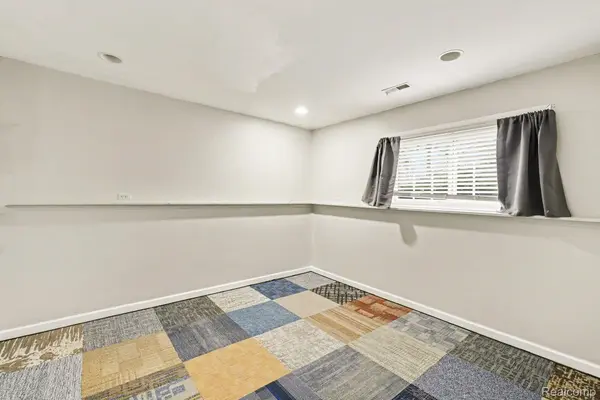 1784 Byron RD, Howell Township, MI 48855