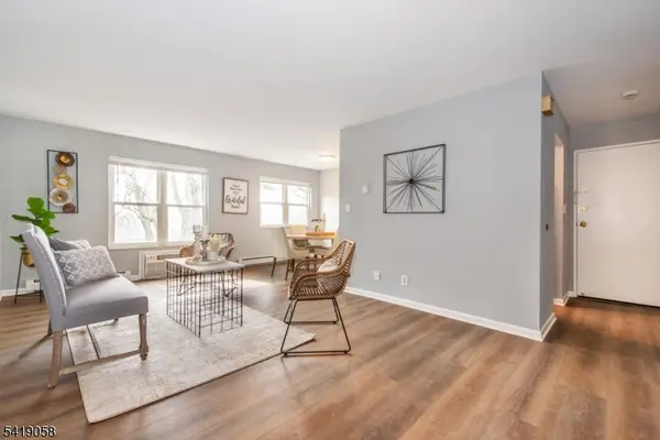 100 Pierson Miller Dr #9, Pompton Lakes Boro, NJ 07442