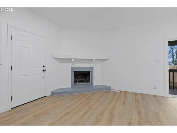 9828 SE ELLIS ST, Portland, OR 97266