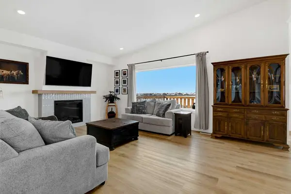 11910 81 AVE, Grande Prairie, AB T8W 0M7