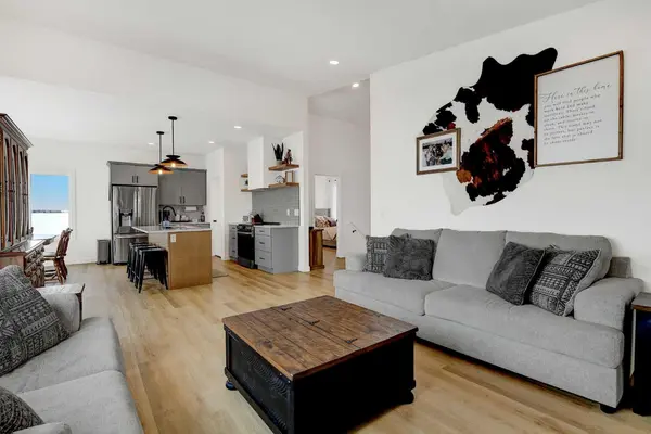 11910 81 AVE, Grande Prairie, AB T8W 0M7