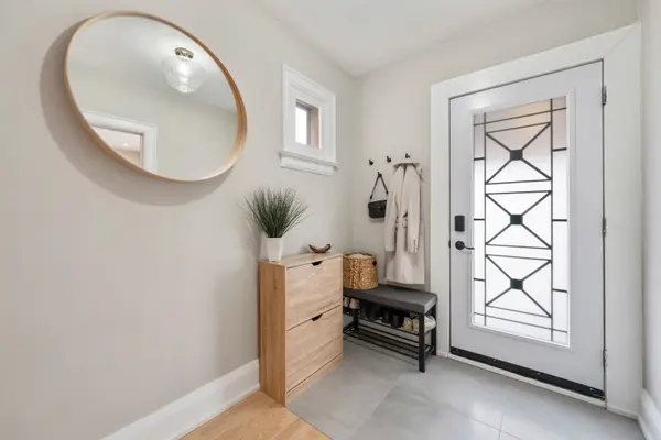 1977 Dufferin ST, Toronto C03, ON M6E 3P9