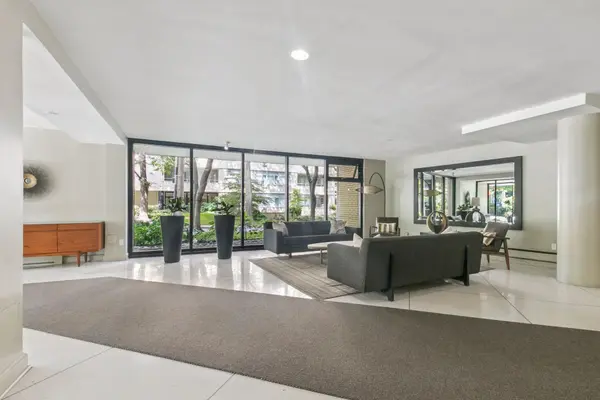 575 Avenue RD S #1001, Toronto C02, ON M4V 2K2