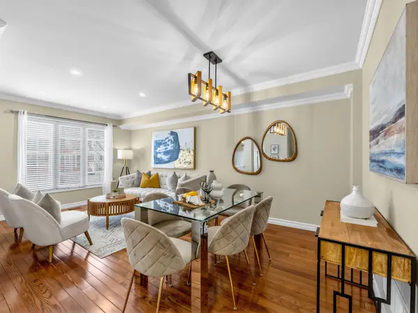 9 Winrow Gate, Ajax, ON L1T 0G3