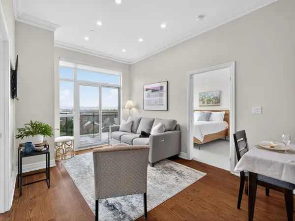 111 Civic Square Gate #609, Aurora, ON L4G 0S6