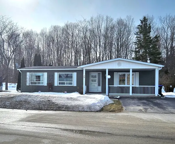29 Corner Brook TRL, Innisfil, ON L9S 1P2