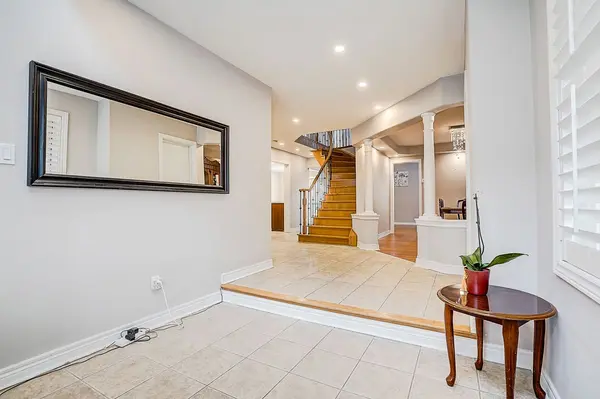 81 Laurendale AVE, Georgina, ON L4P 4G3