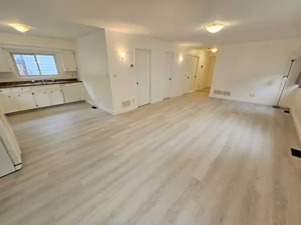 261 Parkway AVE, Georgina, ON L4P 2W1