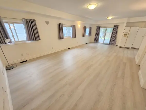 261 Parkway AVE, Georgina, ON L4P 2W1