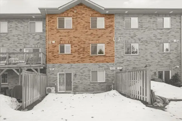 53 FERNDALE DR S #12, Barrie, ON L4N 9V5