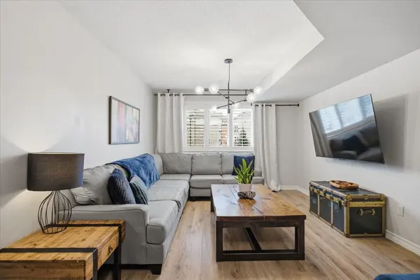 53 FERNDALE DR S #12, Barrie, ON L4N 9V5