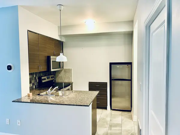 5 Sousa Mendes ST #102, Toronto W02, ON M6P 0A8