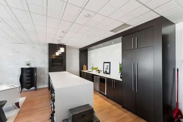 21 Queen ST E, Brampton, ON L6W 3P1