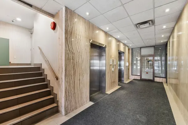 21 Queen ST E, Brampton, ON L6W 3P1