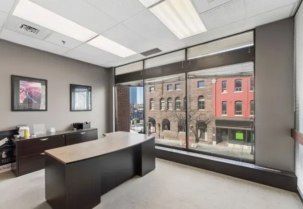 21 Queen ST E, Brampton, ON L6W 3P1