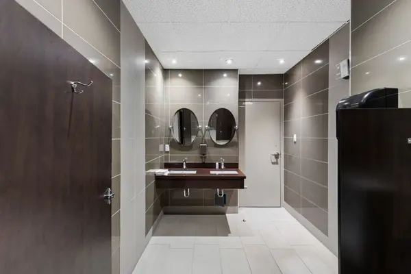 21 Queen ST E, Brampton, ON L6W 3P1