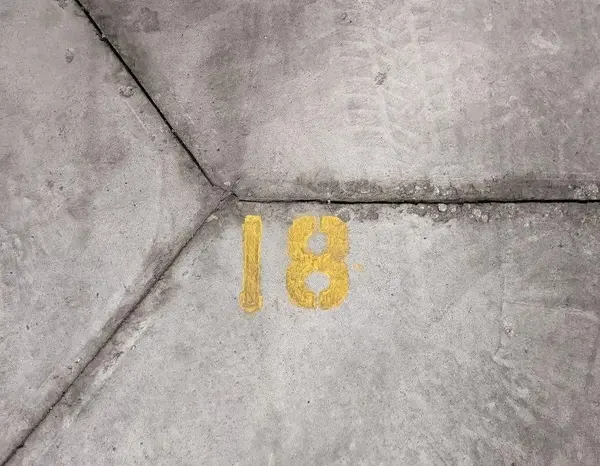 20 Turntable (Pkg. Sp.) CRES #A-18, Toronto W02, ON M6H 4K9