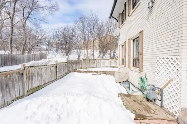 61 Ardglen DR #19, Brampton, ON L6W 1V1