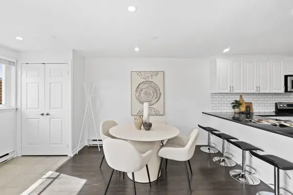 1055 Dundas ST E #179, Mississauga, ON L4Y 3X6