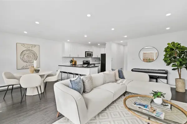 1055 Dundas ST E #179, Mississauga, ON L4Y 3X6