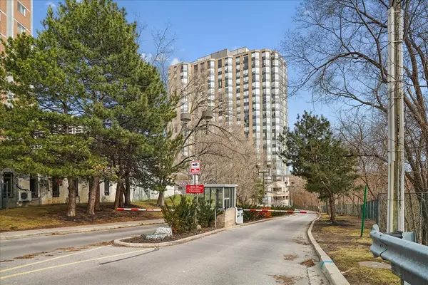 3 Hickory Tree RD #802, Toronto W04, ON M9N 3W5