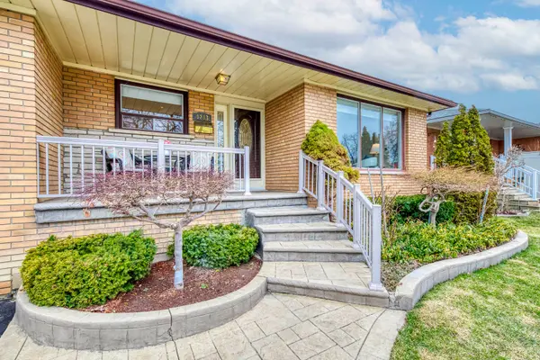 1213 Shamir CRES, Mississauga, ON L5C 1L2