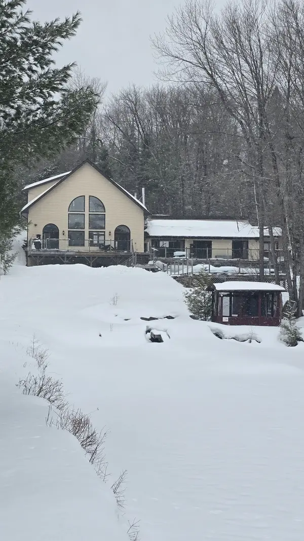 1013 Merrick DR, Bracebridge, ON P1L 1X1