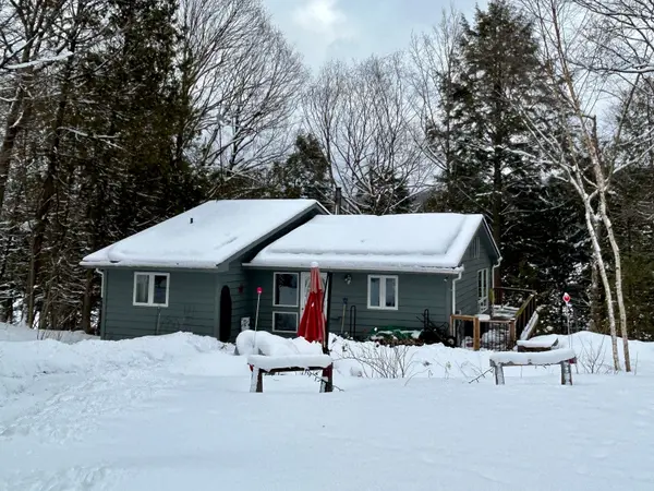 1048 Elk DR, Dysart Et Al, ON K0M 1S0