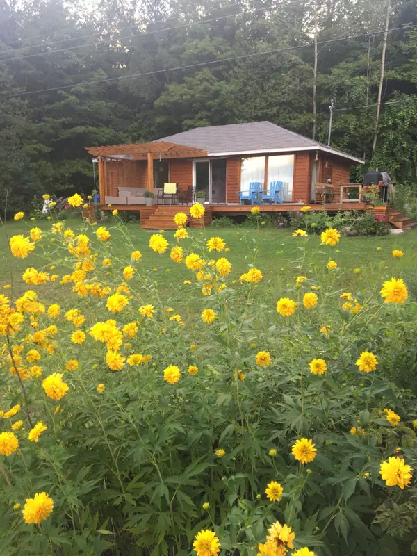 1022 Hummingbird LN, Frontenac, ON K0H 1B0