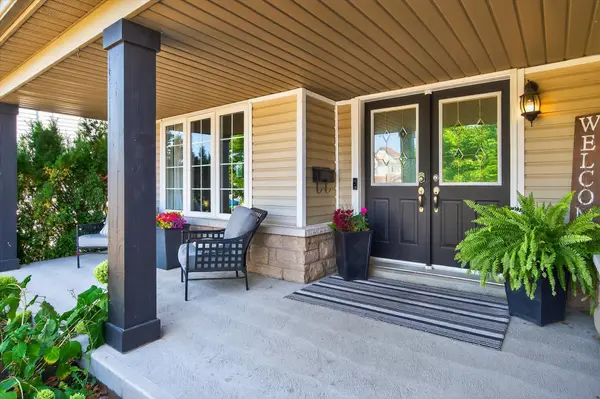 1726 Ravenwood DR, Peterborough, ON K9K 2P6