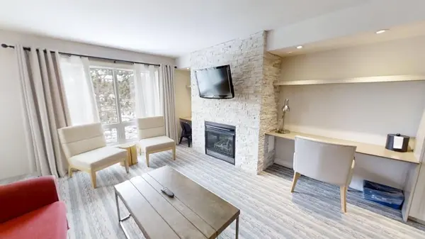 1235 Deerhurst DR #52-305, Huntsville, ON P1H 2E8