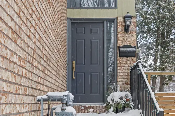 2795 Flannery DR, Billings Bridge - Riverside Park And Area, ON K1V 9S9