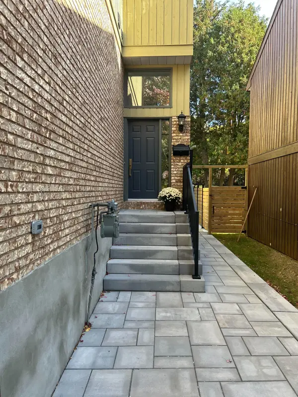 2795 Flannery DR, Billings Bridge - Riverside Park And Area, ON K1V 9S9