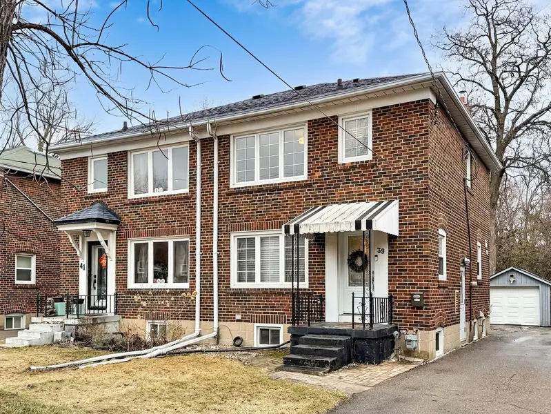 39 Brentcliffe RD, Toronto C11, ON M4G 3Y4