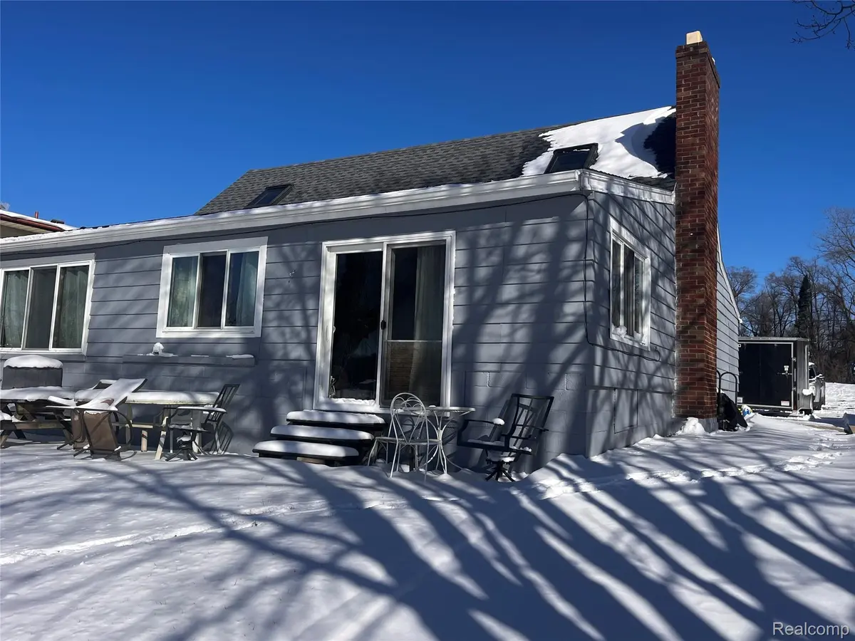 8252 Woodland Shore DR, Brighton Township, MI 48114