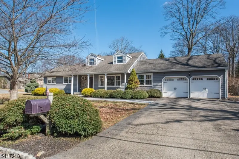 2 Chestnut Hill Rd, Randolph Twp., NJ 07869