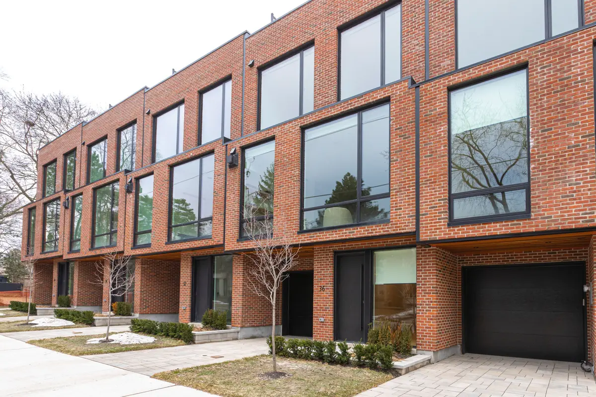 36 Evergreen GDNS, Toronto C11, ON M4G 1C5