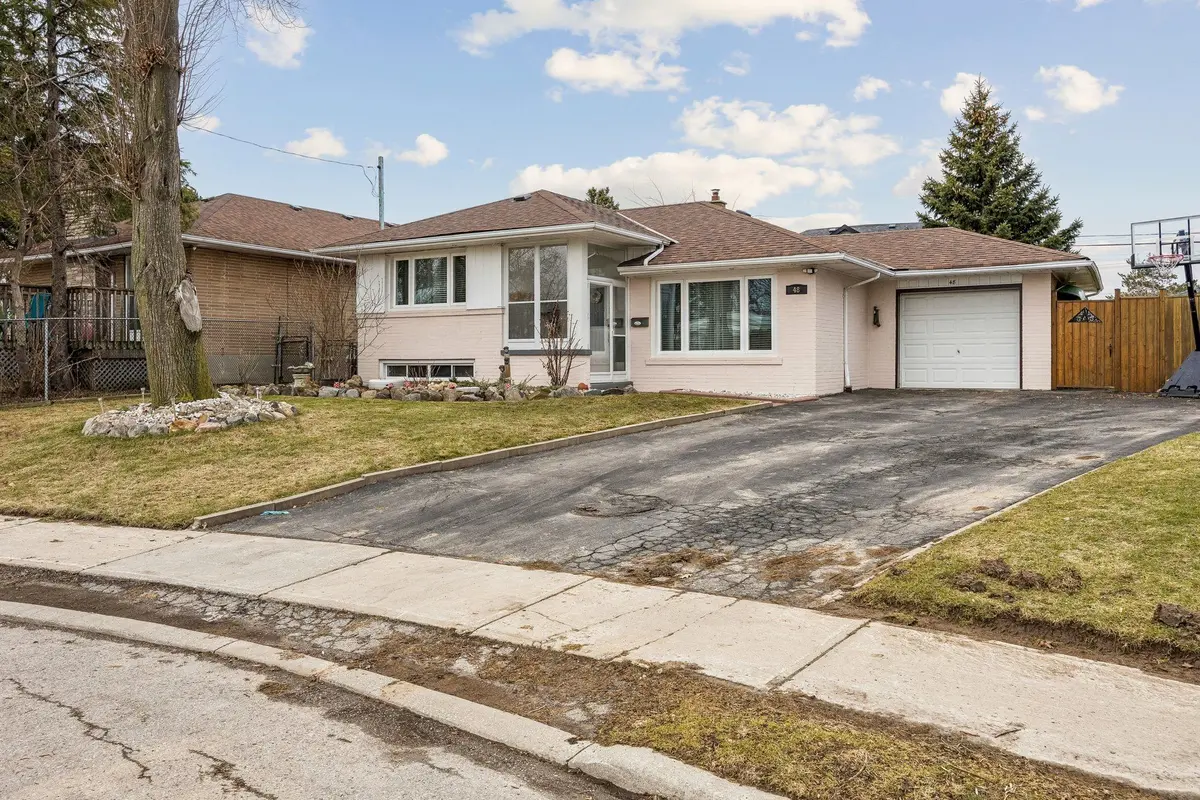48 Holford CRES, Toronto E05, ON M1T 1M2
