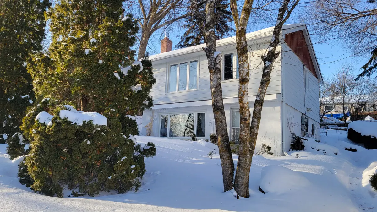 258 Lakeview BLVD, Georgina, ON L4P 2Y3