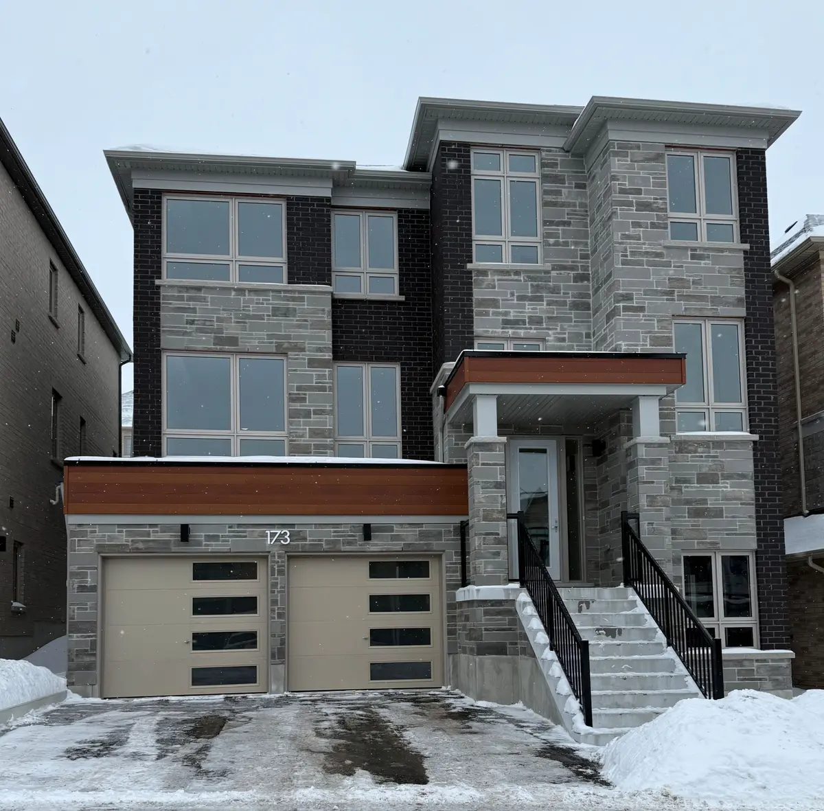 173 Rowe ST, Bradford West Gwillimbury, ON L3Z 4N2