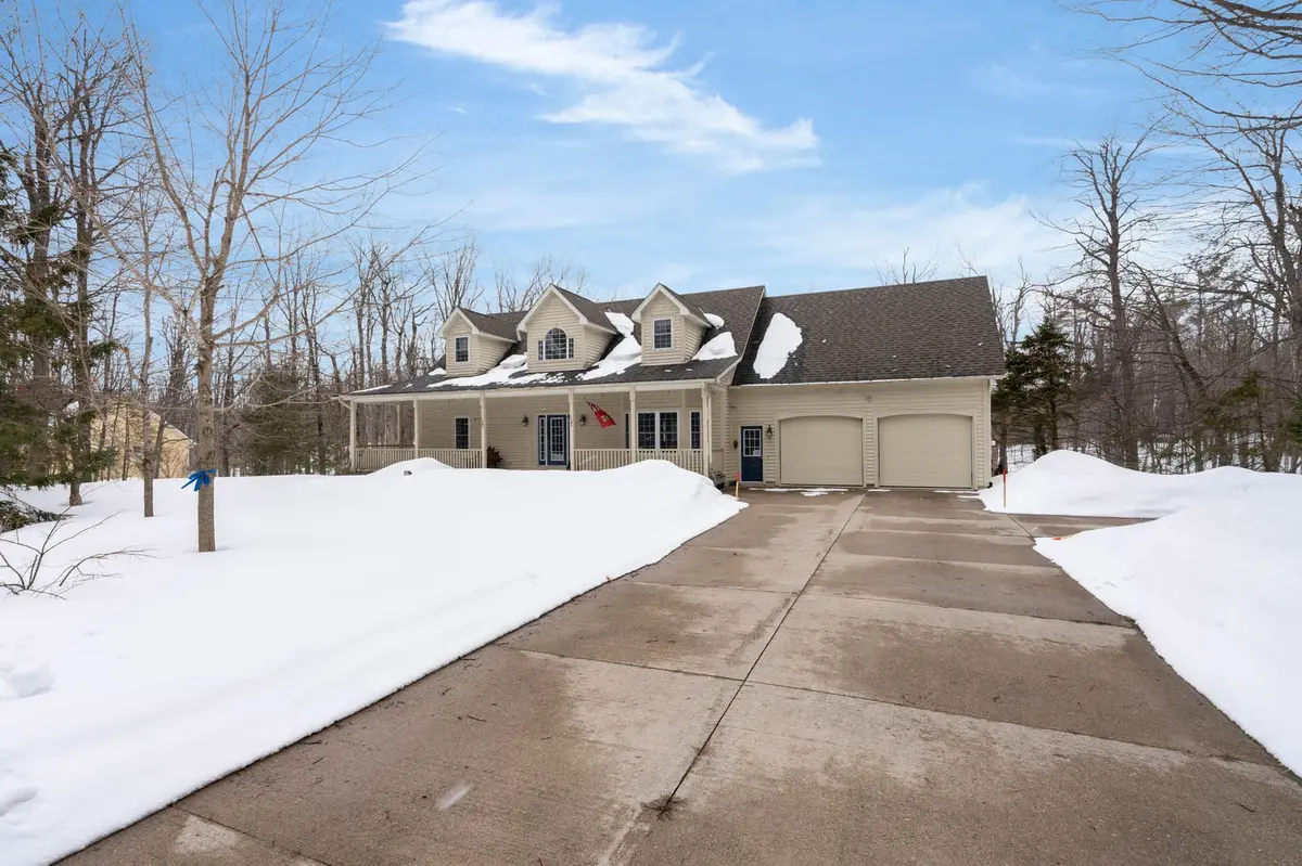 18 Trillium TRL, Oro-medonte, ON L0K 1E0