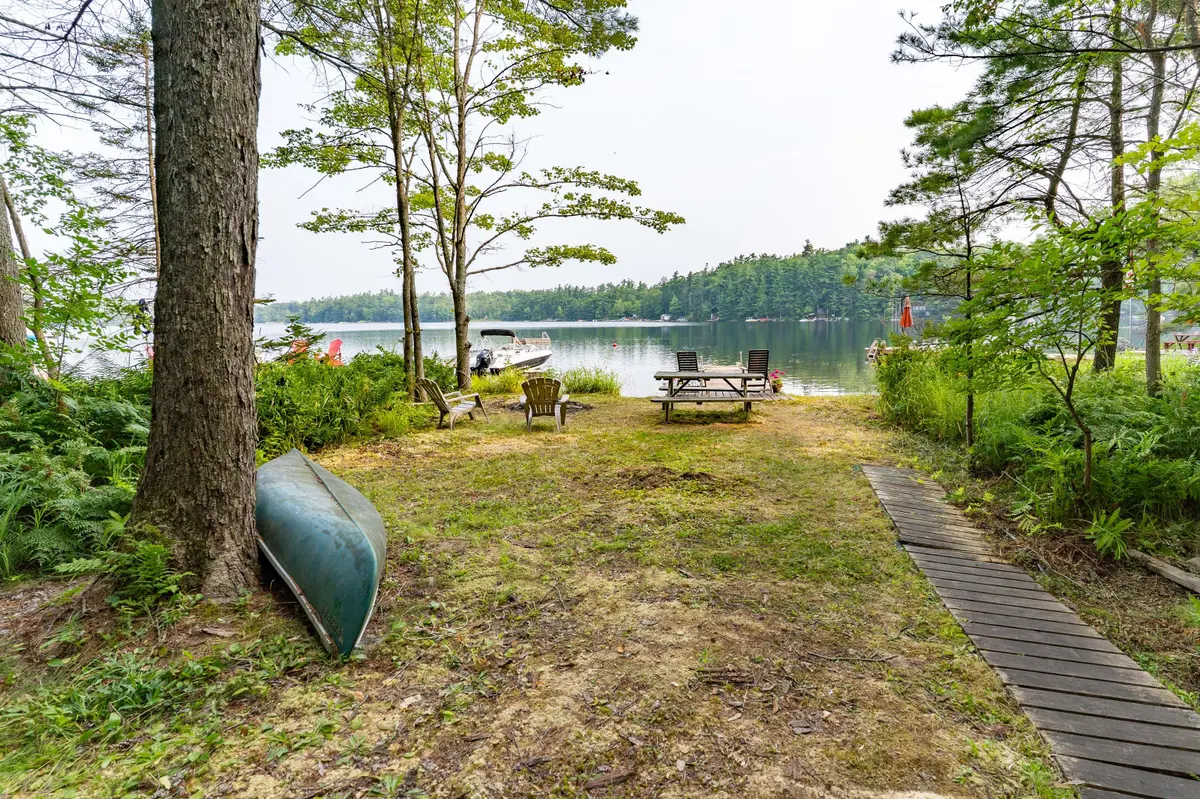 1072 Long Lake RD, Muskoka Lakes, ON P0C 1A0