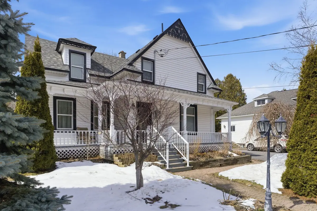 28 George ST, Brighton, ON K0K 1H0