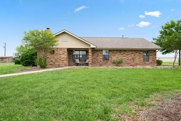 2752 S Branch Road, Krum, TX 76249