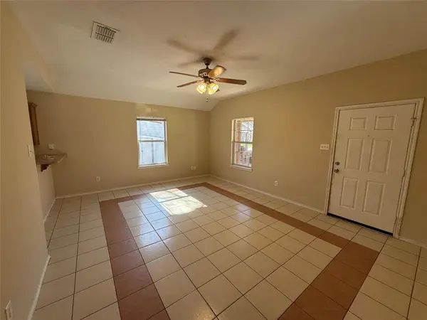 900 Reese Lane, Azle, TX 76020